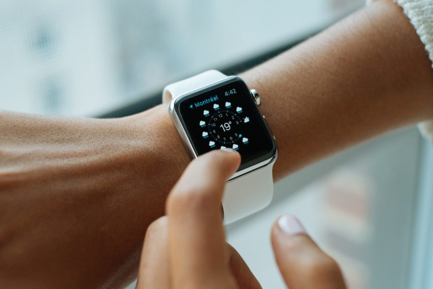 Financial services company defines an experience for Apple Watch